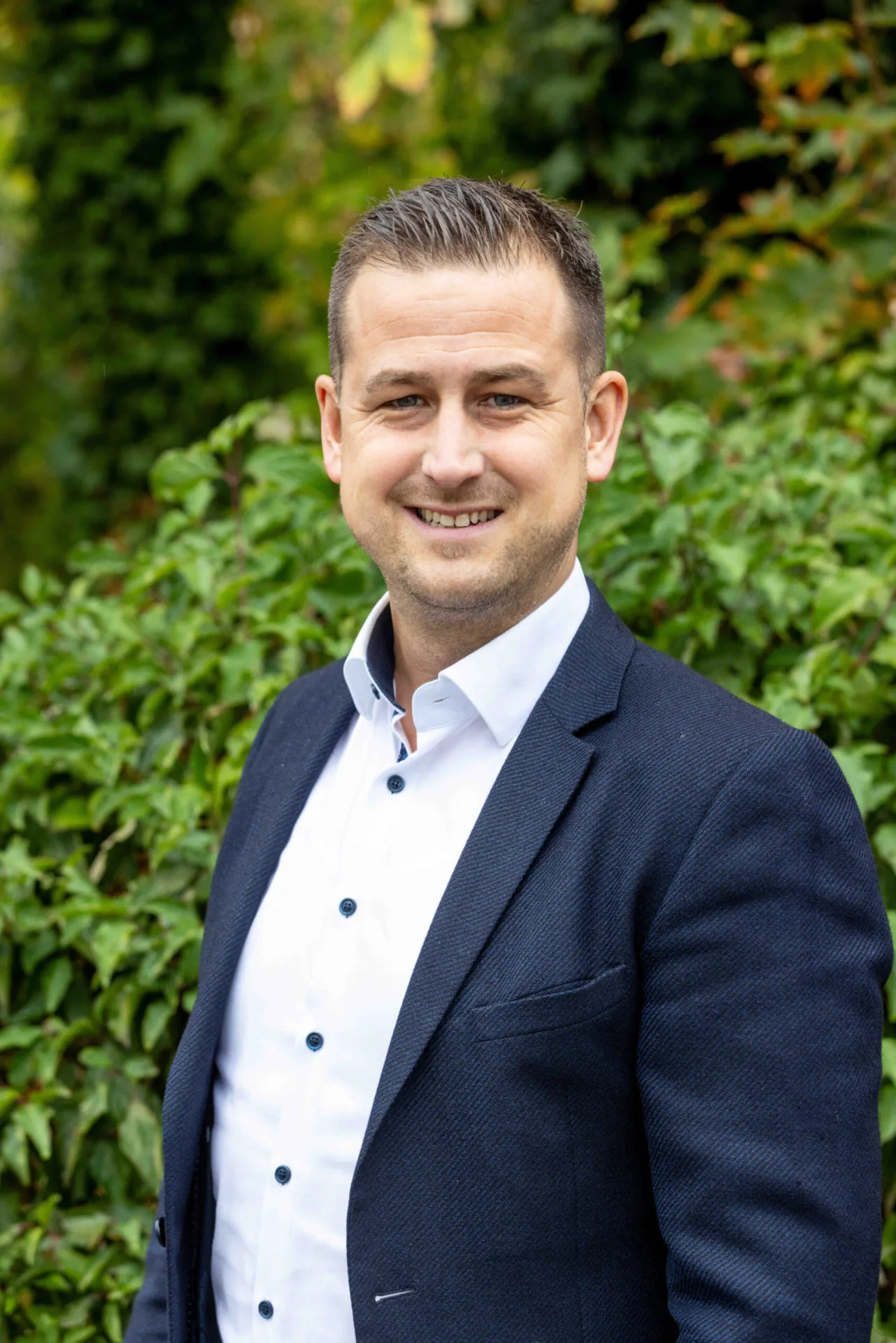 stefanposch_draussen-scaled